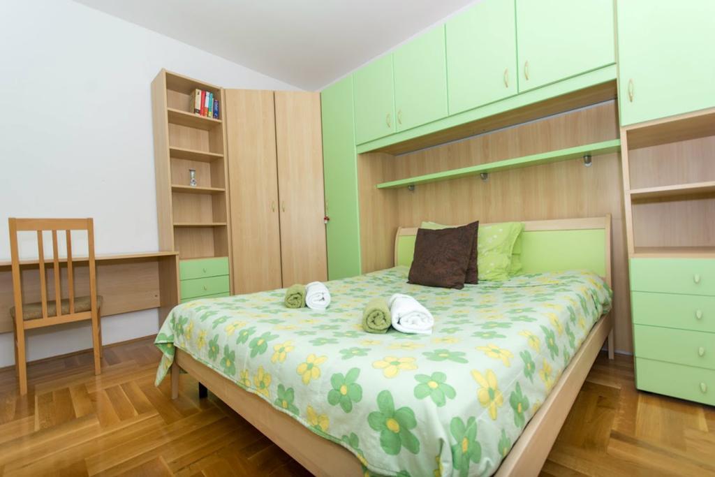 Apartments Meri Seget Vranjica Exterior foto