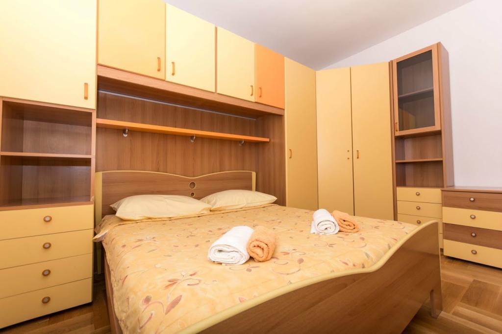 Apartments Meri Seget Vranjica Exterior foto