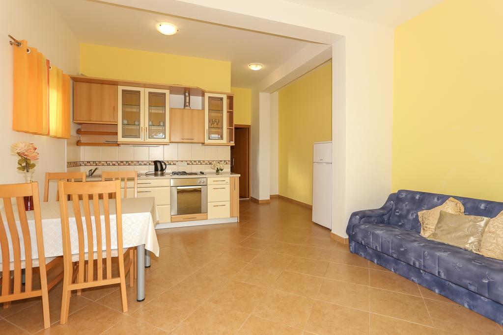 Apartments Meri Seget Vranjica Exterior foto