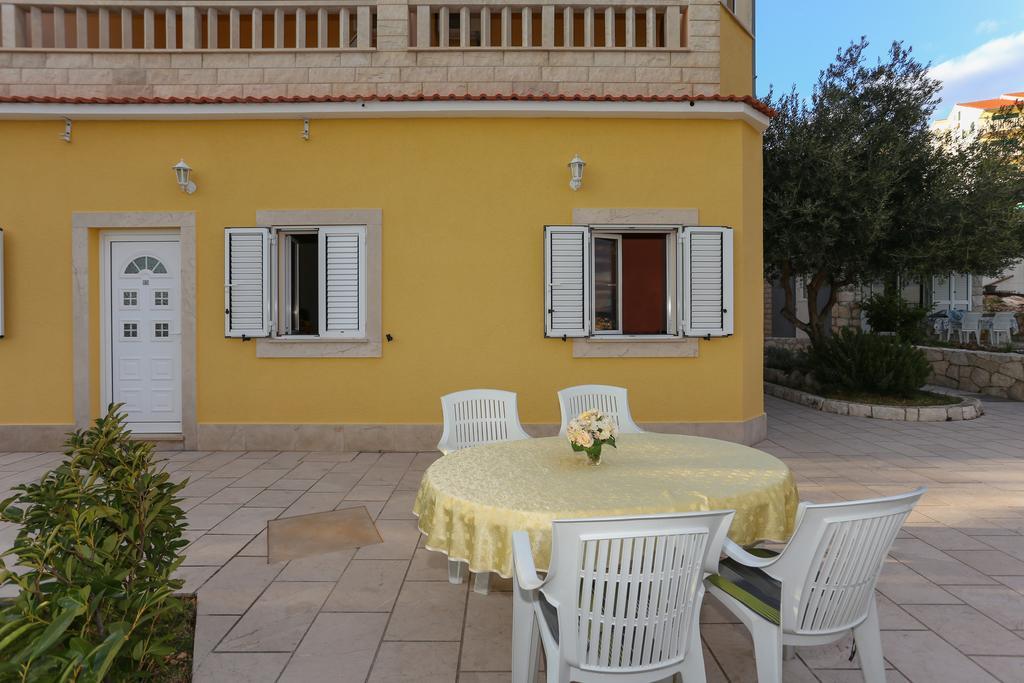 Apartments Meri Seget Vranjica Exterior foto