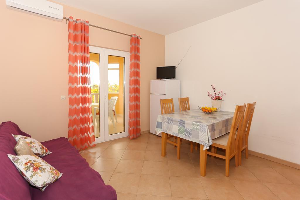 Apartments Meri Seget Vranjica Exterior foto