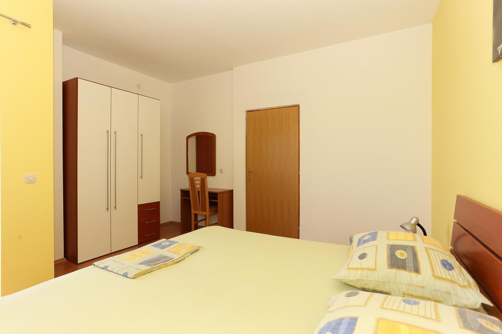 Apartments Meri Seget Vranjica Exterior foto